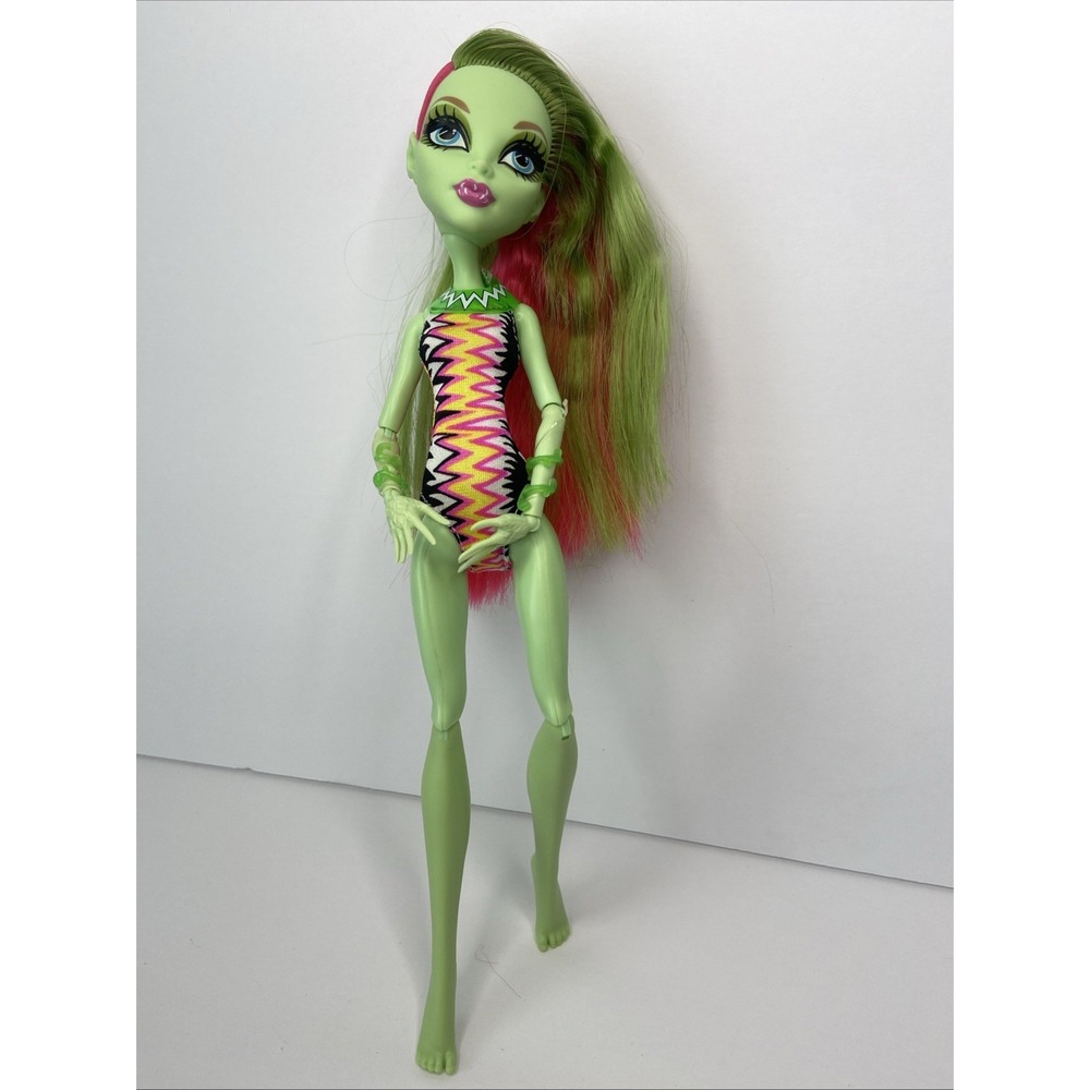Mattel Monster High Venus McFlytrap Doll 2012 Green‎ Pink Swimsuit